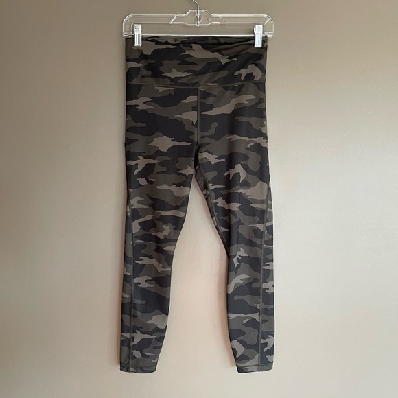 Athleta Ultimate Stash Pocket Camo 7/8 Tight Sz Small Athletic Activewear - Picture 5 of 16